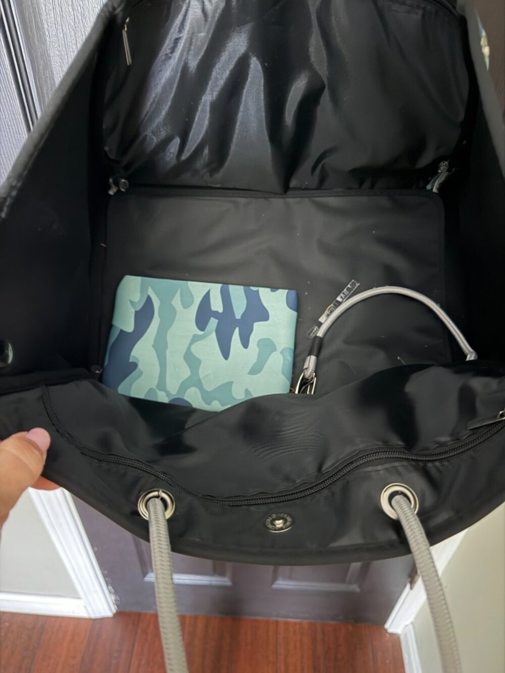 Gently Used Neoprene Large Tote Blue Camo Pink Stipe - Picture 6 of 6